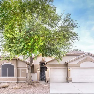 ✨GILBERT GETAWAY✨Beautiful home away from home with lots of amenities!