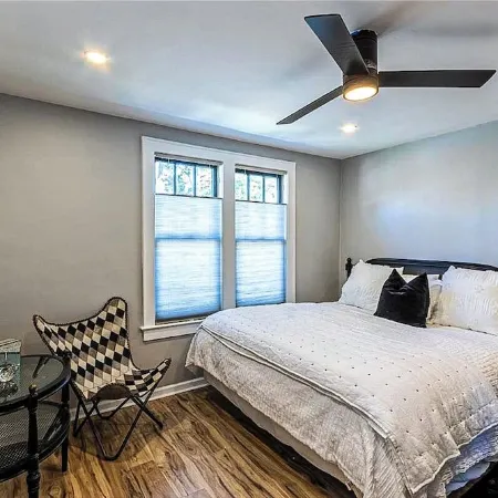 Charming, modern, 2nd floor home-away-from-home