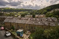 Traditional 3BR Home, 5-Min Walk to Hebden Centre Hotels in Hebden Bridge