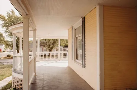 Lovely Victorian Mansion Centrally Located