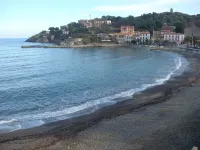 Charming large studio 4/5 pers feet in the water 100 m from the beach