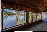 Sweet vintage cottage on Mountain View Lake, 2024 updates, next to Lake Sunapee