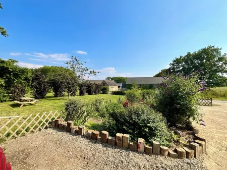 Family house with private jacuzzi, Near Saint Jacut beach, Lancieux, Dinard