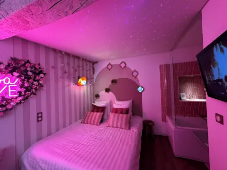 LOVE Room with spa & starry sky