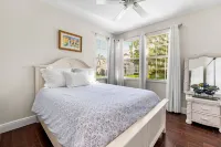 Luxurious 3BR Condo in the Exclusive Gated Gulf Harbour Yacht & Country Club Các khách sạn ở Iona