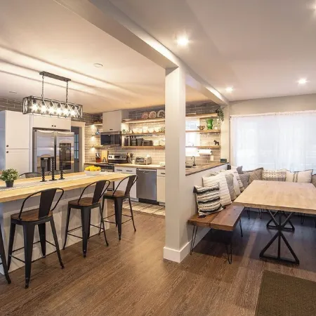 Spring Creek Farmhouse Luxury Family Retreat on 25 acre with direct river access