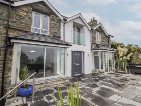 Aelfor Отели в г. Llanbedr