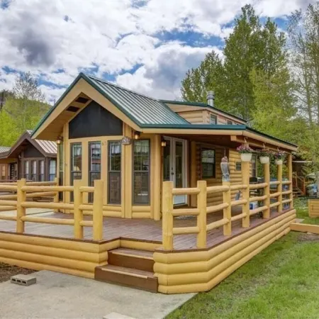 Homey Hideaway Chalet in family friendly Tiger Run, mins from Breckenridge