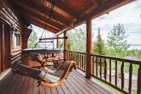 Beautiful original log cabin, minutes from Garden City and Bear Lake beaches.