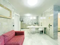 Apartment with garden a stone's throw from the sea