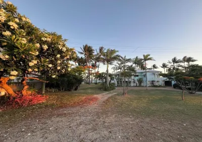 Bowen Beach House Absolute beachfront family holiday home Các khách sạn gần Horseshoe Bay Resort