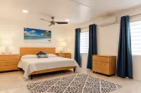 Modern Luxury 2-bedroom apartment in Villa with Ocean Views and Private Patio Hotels in Arnos Vale