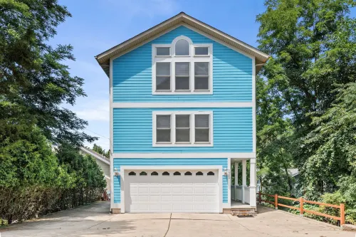 Hot Tub, Fenced Backyard and Lake Views - Stunning Retreat Hotels in Michigan City