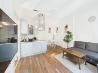 Central modern apartment I balcony I up to 4 persons