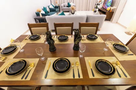 Al Dana Vitamin Sea Villa Spacious 5-bedroom villa in Fujairah with Private pool Отели рядом с достопримечательностью «O2 Spa Hilton Resort»