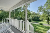 Cabin Between the Meadows - 2 BR, Country Home, Mountain Views, Dog-friendly!