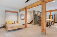 Luxury 5 Suite Suncadia Golf Course Hm w Hot Tub, Sauna, Game & Theater Level