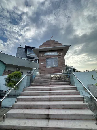 Sanjeevani Farms Bhopal - A Luxury 5 Bedroom Private Pool Villa