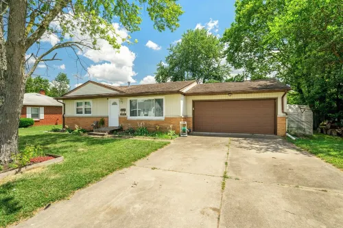 Roadmap Lodging: Bar & Chill, Centrally Located, Fenced Backyard