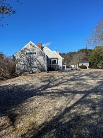 Elbow Inn: Private Retreat with Two Master Suites