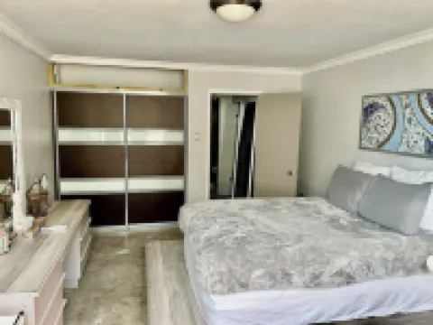 1 Bedroom, Condado Gem/Walk to the Beach,Lagoon Shops& More!-Full Generator.