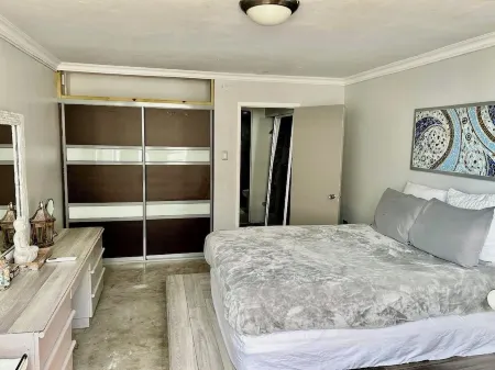 1 Bedroom, Condado Gem/Walk to the Beach,Lagoon Shops& More!-Full Generator.