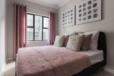 #AlimamaSpaces: TIH Manson's Apartment Отели рядом с достопримечательностью «Gallagher Convention Centre»