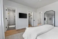 Newly built, family-friendly rental in the heart of Leland. Blocks from beach!