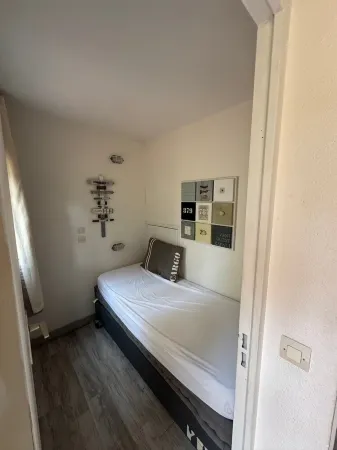 Family apartment with beautiful sea views, pool and walking distance to the beach