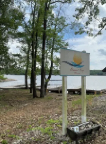 Fisherman’s Paradise 3-bedroom lake view home with WiFi, AC in Springville, TN.