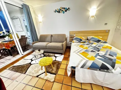 STUDIO MESANGE TARTANE BEACH 200m FROM SWIMMINGPOOL SEA VIEW のホテル