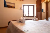 Franco's Court [4 Apartments]