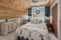 Charming 3-bedroom farmhouse water-front near Saratoga Springs Hotel a Saratoga