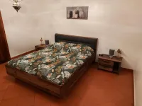 House for up to ten people, walking distance from the bay