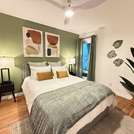 Oceanfront Escape - Steps to Beach - Stunning Views & Balcony