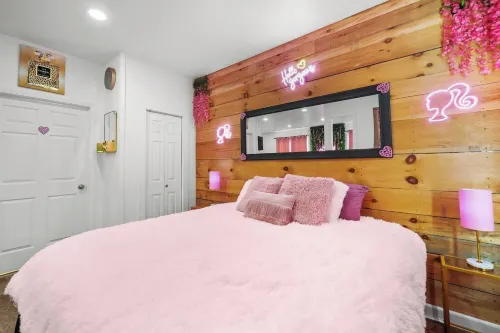 Tickled Pink – A Fun & Fabulous Stay!