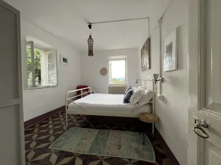 Private Tuscan Retreat Bagnone Отели в г. Масса-Каррара