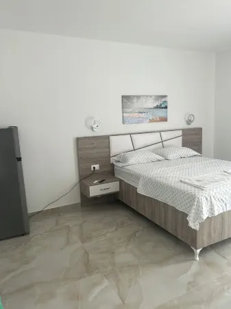 1 bedroom studio apartment with balcony - Apartments Subashi room 206 Отели в г. Gjerana