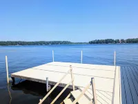Spacious 3-bedroom house on charming Nisswa Lake Hotels in Nisswa
