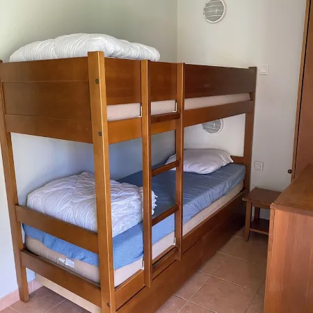 Studette 5 People in Monflanquin - Heated Swimming Pool, Parking & Free Wifi