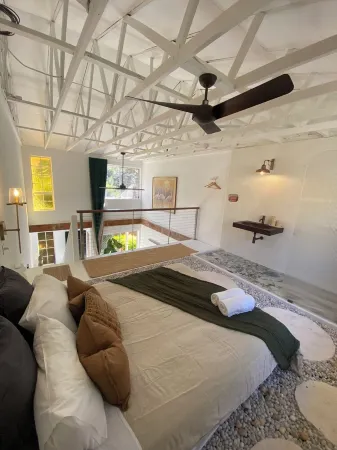 Cabana 88 - designer loft by the beach with infrared sauna