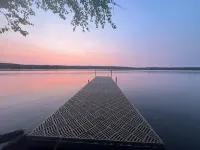 Charming lake front 2-bedroom cottage in serene Alexander with WiFi, AC
