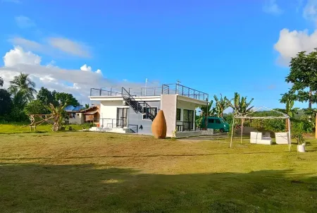 MW UrbanTerrace 2 -Surigao del Norte (House 2)Entire House Отели рядом с достопримечательностью «Iglesia Ni Cristo»