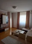 Charming 1-bedroom apartment in brilliant Doboj with WiFi, AC 도보이 지방 호텔