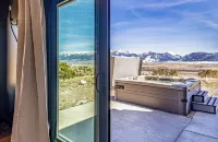 Moonrise Ridge, a Contemporary Luxury Mountain Home set in Paradise Valley! Hotels in Emigrant