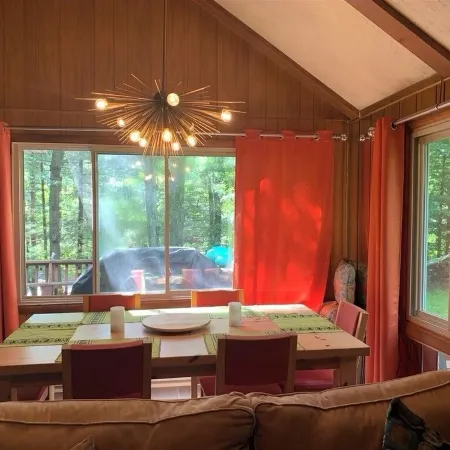 Cozy, Stylish 3-Bedroom Mid-Century Chalet in Pocono Pines' Lake Naomi
