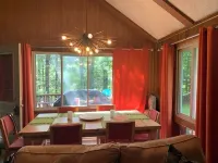 Cozy, Stylish 3-Bedroom Mid-Century Chalet in Pocono Pines' Lake Naomi