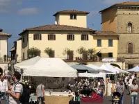 Luxury in the Piazza in Greve In Chiant