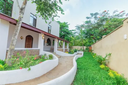 Cosy Villa along Diani Beach Road, that combines elegance and tranquility.