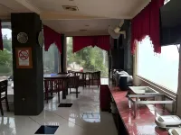 Hotel New Idola